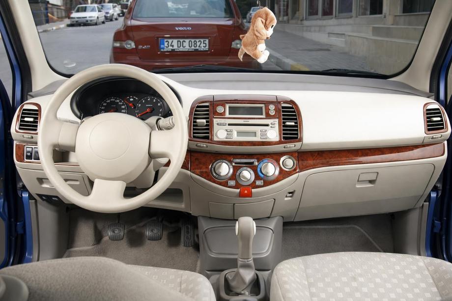 Nissan Micra K12 2003–2010 Instrumentpanelskydd Trä Image