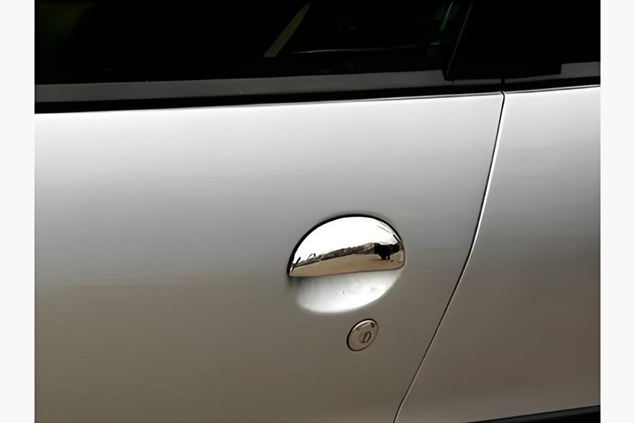 Peugeot 107 2005–2014 Dörrhandtagsskydd (rostfritt stål) Foto 2