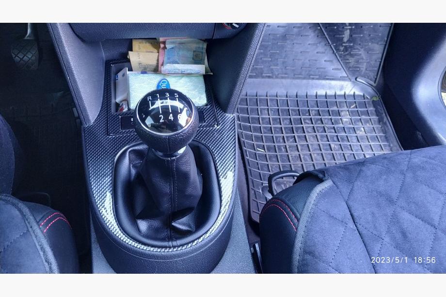 Volkswagen Touran 2003–2010 Instrumentpanelskydd Foto 13