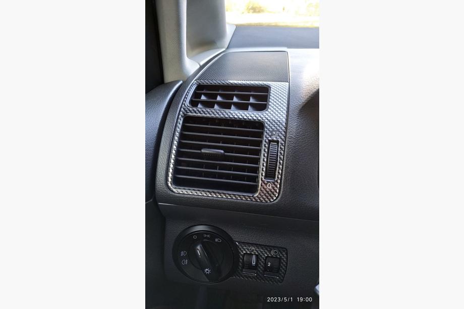 Volkswagen Touran 2003–2010 Instrumentpanelskydd Foto 17