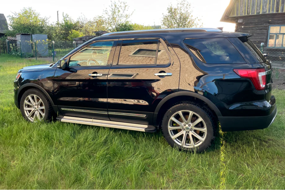 Ford Explorer 2011–2019 Sidosteg Maya V2 (2 st, aluminium) Image