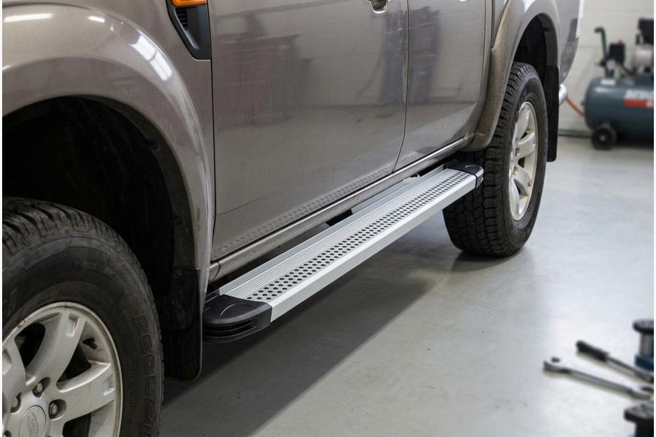 Ford Ranger 2007–2011 Sidosteg Maya V2 (2 st, aluminium) Image