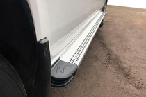 Mercedes Sprinter W901/902/903/904/905 1995–2006 Sidosteg Maya V2 (2 st, aluminium) Mellanhjulbas foto 1