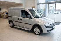 Opel Combo 2002–2012 Sidosteg Maya V2 (2 st, aluminium) foto 1