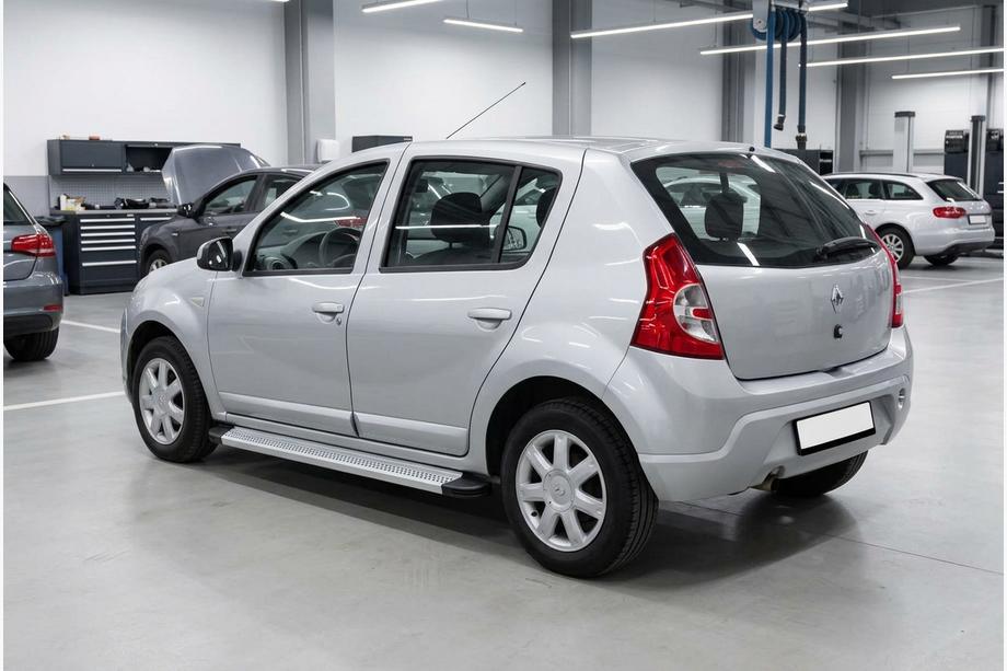 Renault Sandero 2007–2013 Sidosteg Maya V2 (2 st, aluminium) Image