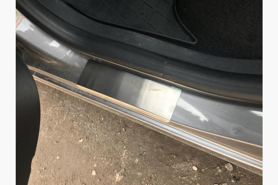 Renault Scenic/Grand 2009–2016 Instegslister Nataniko (4 st, rostfritt stål) Premium - 3M tejp, 0,8 mm Foto 4