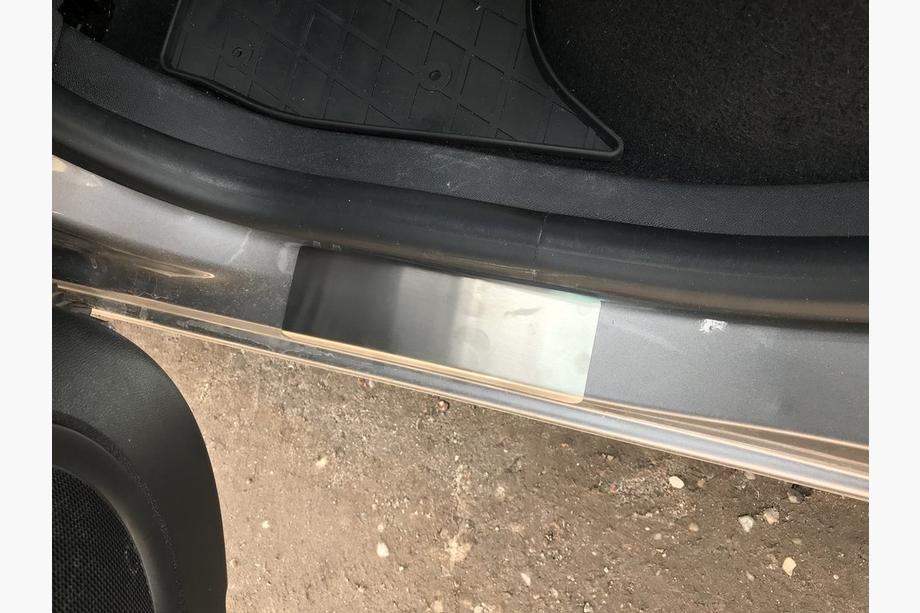 Renault Scenic/Grand 2009–2016 Instegslister Nataniko (4 st, rostfritt stål) Premium - 3M tejp, 0,8 mm Foto 5