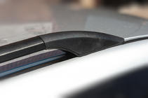 Toyota Rav 4 2006–2013 Svarta turkiska takrails Kort hjulbas, plastfötter foto 11