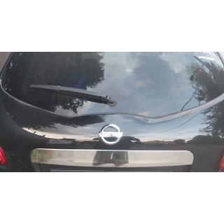 Dekorlist ovanför registreringsskylten (rostfritt stål) Nissan Qashqai 2010–2014 foto 2