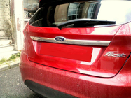 Ford Fiesta 2008–2017 Kromlist ovanför registreringsskylten (rostfritt stål) OmsaLine – italienskt rostfritt stål foto 1