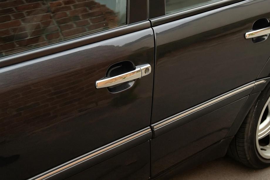 Mercedes C-class W202 1993–2001 Dörrhandtagskåpor (4 st, rostfritt stål) Image