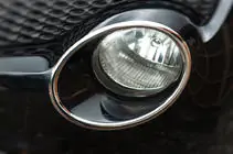 Nissan Juke 2010–2019 Rostfria lister för framlyktor (2 st) foto 2