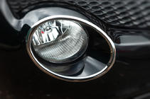 Nissan Juke 2010–2019 Rostfria lister för framlyktor (2 st) 2010-2014, Carmos - turkiskt stål foto 1