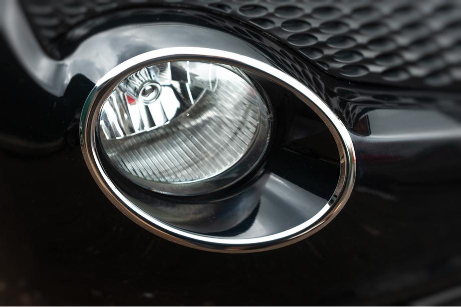 Nissan Juke 2010–2019 Rostfria lister för framlyktor (2 st) 2010-2014, Carmos - turkiskt stål Image