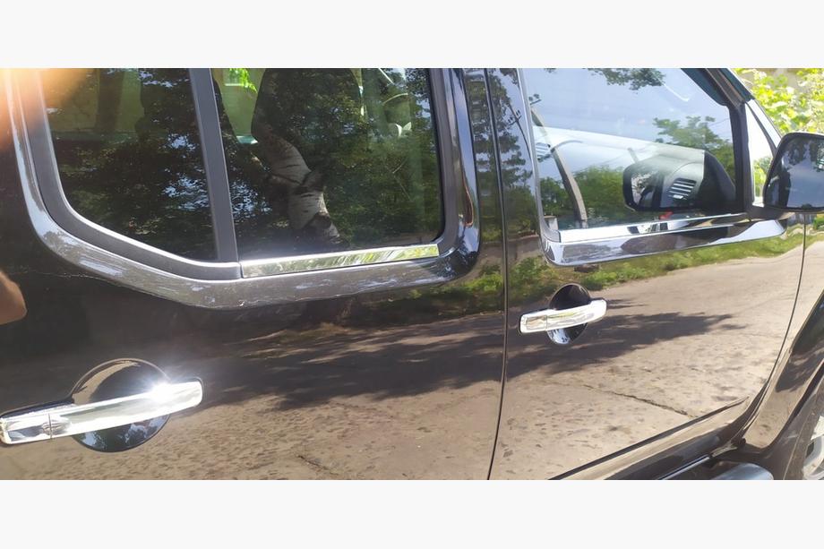 Nissan Navara 2006–2015 Yttre fönsterlister (4 st, rostfritt) OmsaLine – italienskt rostfritt stål Foto 5