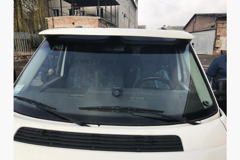 Volkswagen T4 Caravelle/Multivan 1990–2003 Huvdeflektor (självhäftande, lackeringsbar) Foto 3