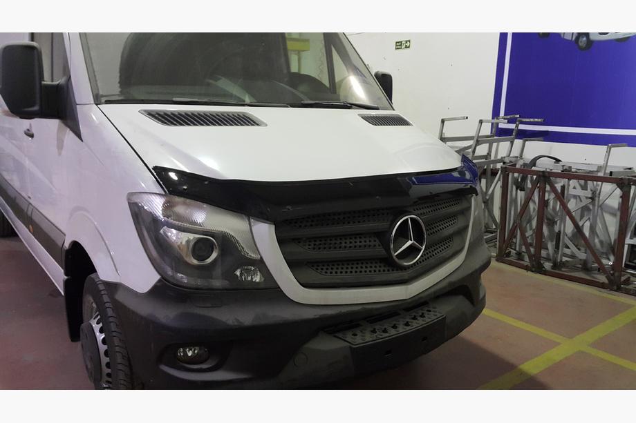 Mercedes Sprinter W906 2006–2018 Huvdeflektor 2013+ (V1, EuroCap) Foto 10