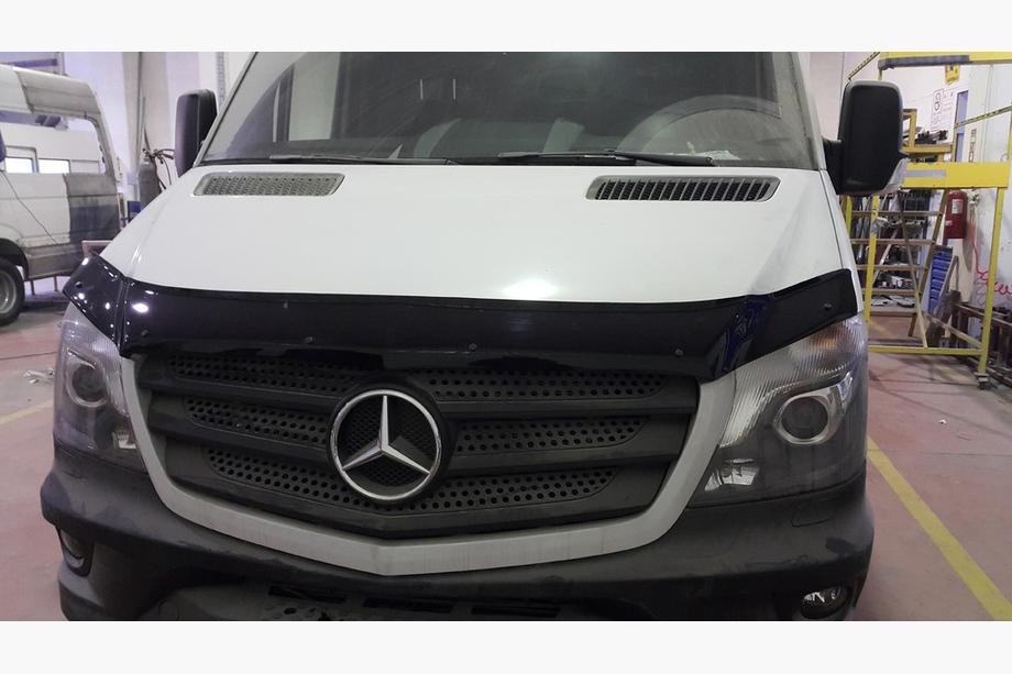 Mercedes Sprinter W906 2006–2018 Huvdeflektor 2013+ (V1, EuroCap) Foto 7