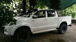 Toyota Hilux 2006–2015 Vindrutesolskydd (med fästen) foto 3
