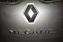 Renault Megane III 2009–2016 Modellbeteckning Megane 908897337R (270 mm x 25 mm) foto 2