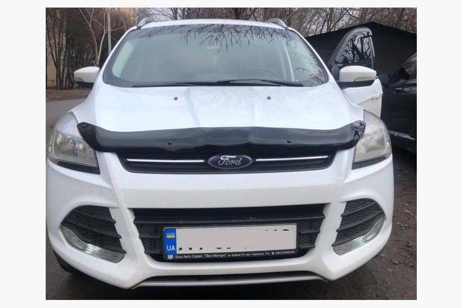 Ford Kuga/Escape 2013–2019 Huvdeflektor 2013-2016 EuroCap Foto 2