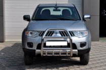 Mitsubishi Pajero Sport 2008–2015 Främre frontbåge QT007 (rostfritt stål) foto 2