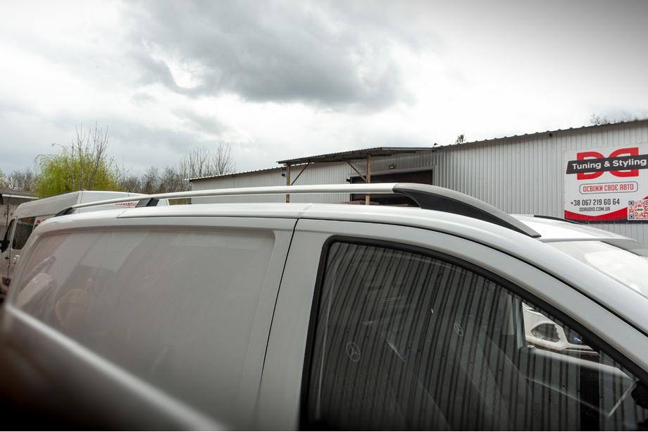 Mercedes Vito/V-klass W447 2014– Takrails ELITE krom (plastfot) Lång hjulbas (ExtraLong) Foto 2