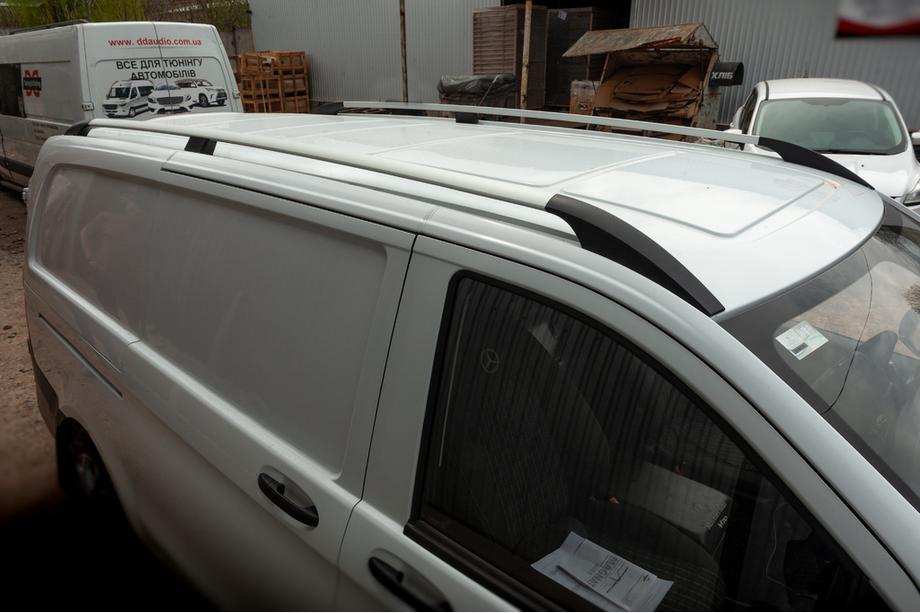 Mercedes Vito/V-klass W447 2014– Takrails ELITE krom (plastfot) Kort hjulbas (Short, Compact) Image