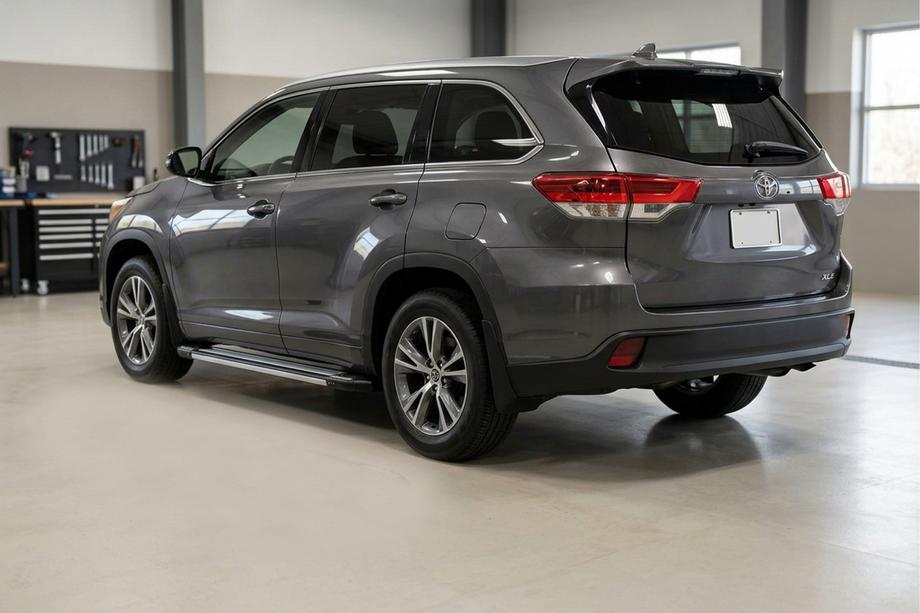 Toyota Highlander 2013–2019 Sidosteg Rainbow (2 st, aluminium) Image