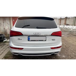 Kromlist ovanför registreringsskylten (rostfritt stål) Audi Q5 2008–2017 foto 2