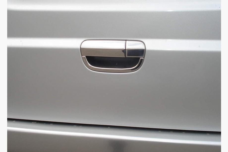 Mercedes Viano 2004–2014 Handtagskåpa för bakdörr (rostfritt stål) OmsaLine – italienskt rostfritt stål Image