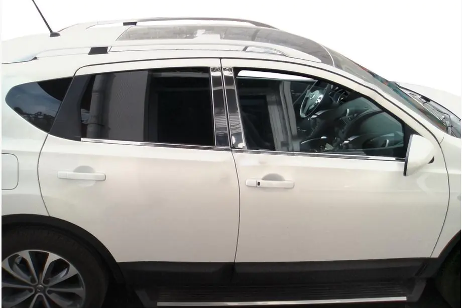 Nissan Qashqai 2010–2014 Kromade dörrstolpslister (4 st, rostfritt stål) Foto 2