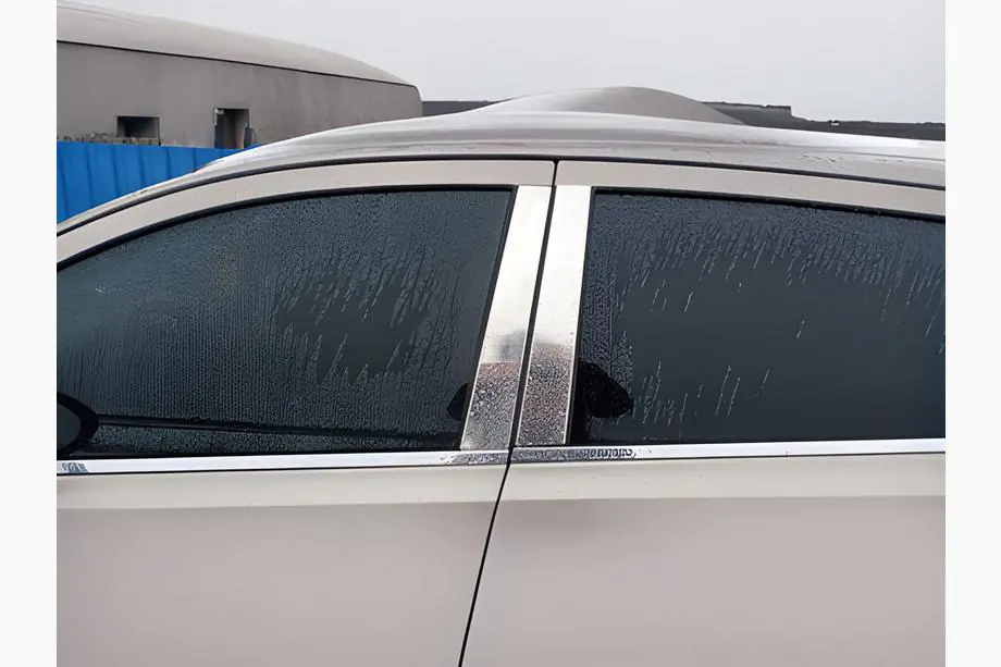 Nissan Qashqai 2010–2014 Kromade dörrstolpslister (4 st, rostfritt stål) Foto 3