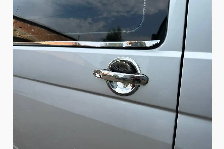 Volkswagen T5 2010–2015 Skydd under dörrhandtag (rostfritt stål) Foto 1
