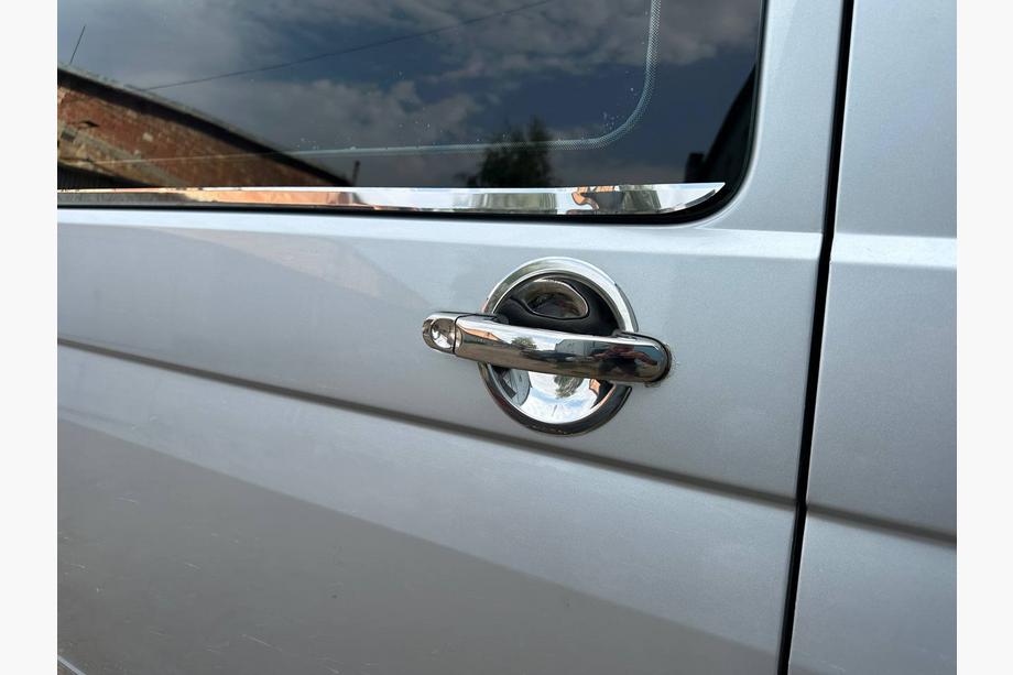 Volkswagen T5 Multivan 2003–2010 Skydd under dörrhandtag (rostfritt stål) OmsaLine – italienskt rostfritt stål, 4 st Image