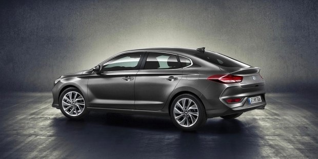 Hyundai presenterar två nya modeller i i30-familjen