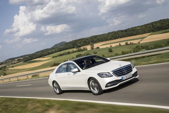 Försäljningen av uppdaterade Mercedes-Benz S-Class har startat i Europa