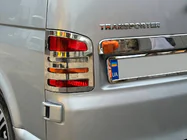 Volkswagen T5 Caravelle 2004–2010 Bakljusramar (Carmos, 2 st, rostfritt) foto 1