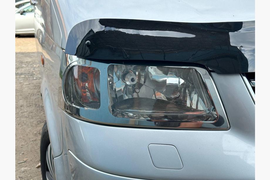 Volkswagen T5 Caravelle 2004–2010 Strålkastarlister fram (2 st, rostfritt stål) Foto 6