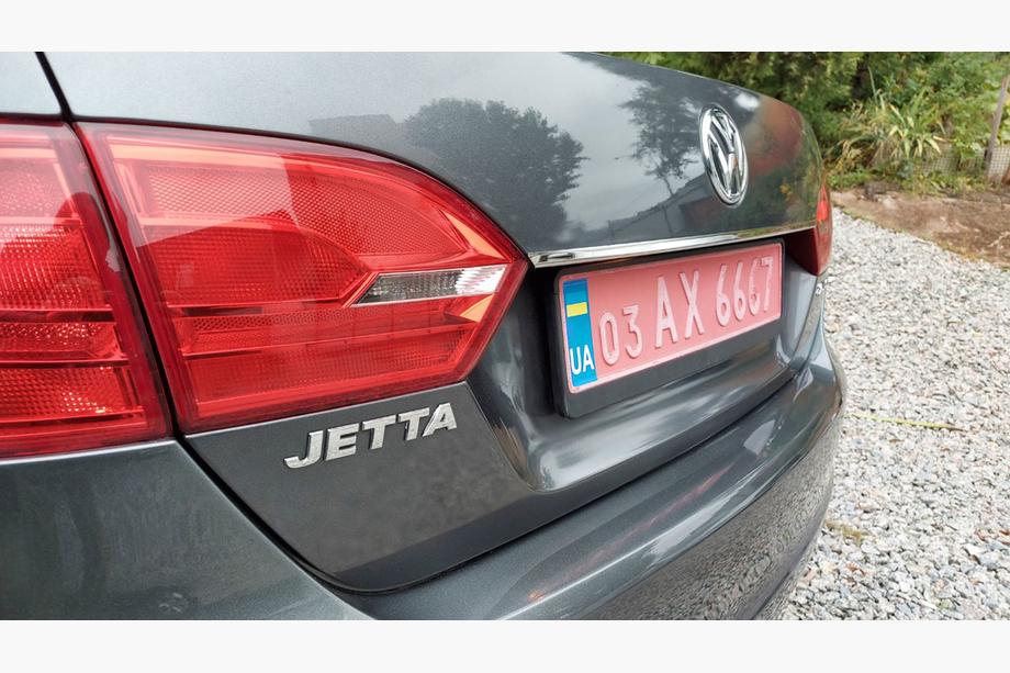 Volkswagen Jetta 2011–2018 List ovanför registreringsskylten OmsaLine (rostfritt stål) Image