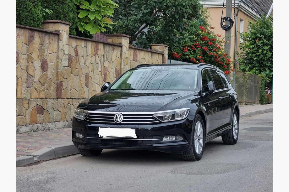 Volkswagen Passat B8 2015–2023 Strålkastarsargar och list (3 st, rostfritt) Foto 3