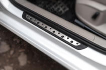 Volkswagen Golf 7/E-Golf 2012–2020 Instegslister Flexill Dotline (4 st, rostfritt) foto 1