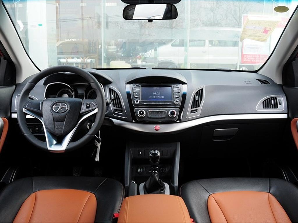 Test av crossovern JAC S5