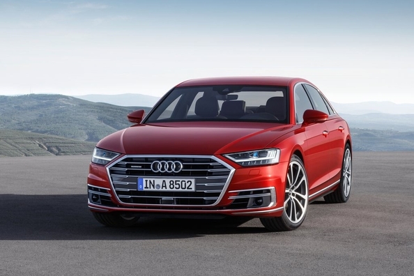 Test av sedanen Audi A8 årsmodell 2018