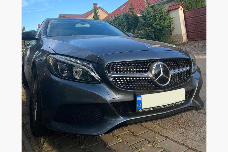 Mercedes C-class W205 2014–2021 Framgrill Diamond Silver (för Avantgarde/AMG-Line/C43 AMG) Foto 4