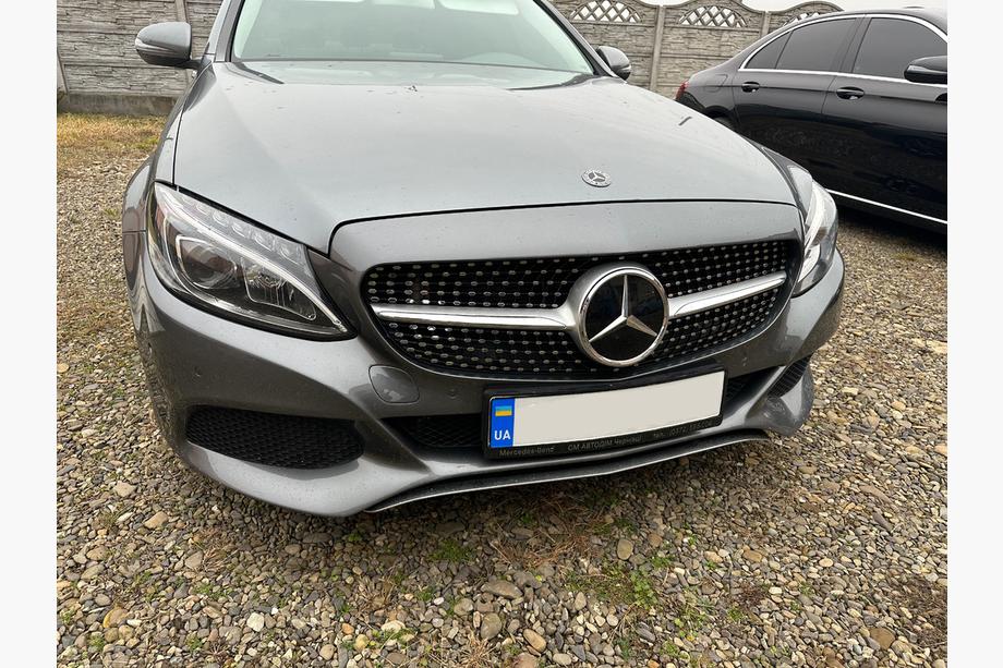 Mercedes C-class W205 2014–2021 Framgrill Diamond Silver (för Avantgarde/AMG-Line/C43 AMG) Foto 2