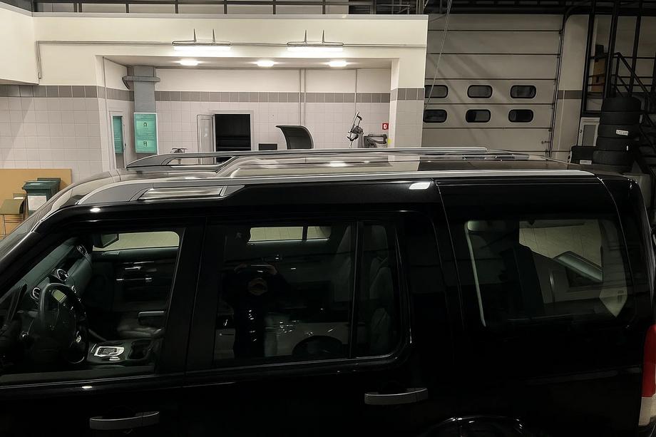 Land Rover Discovery IV 2009–2017 Takrails Original modell (grå) Image