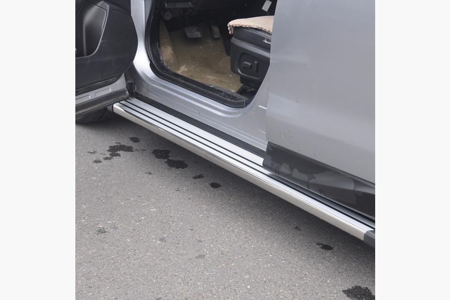 Subaru Forester 2013–2018 Sidosteg Original (2 st, aluminium) Image