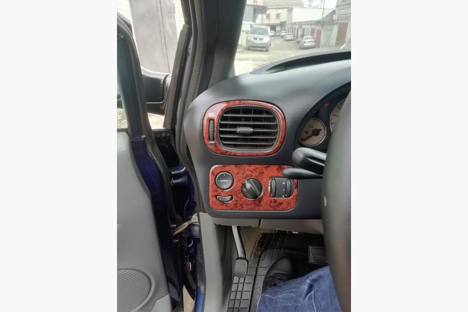 Chrysler Voyager 2001–2007 Instrumentpanelslister (Meric) Foto 3