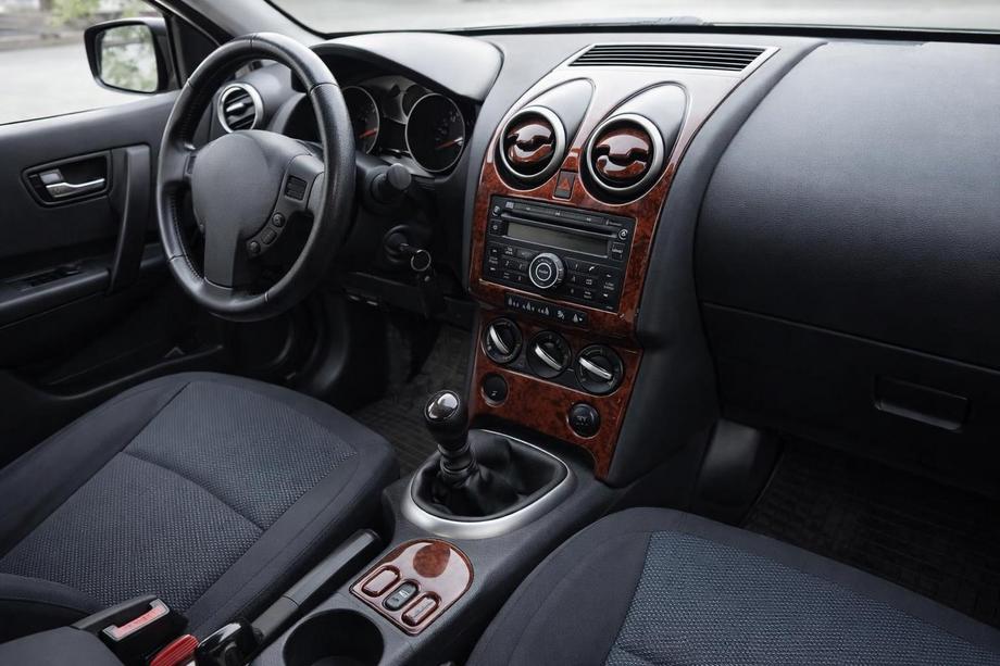 Nissan Qashqai 2007–2010 Instrumentpanelskydd Aluminium Image